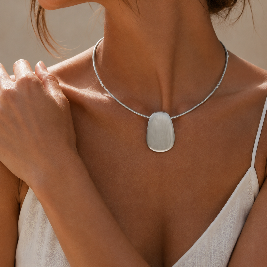 Choker Imantado Eira puesto